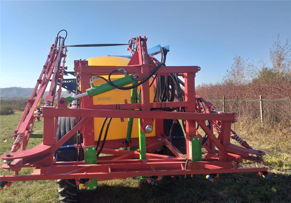 Altele Erbicidator tractat 2500l