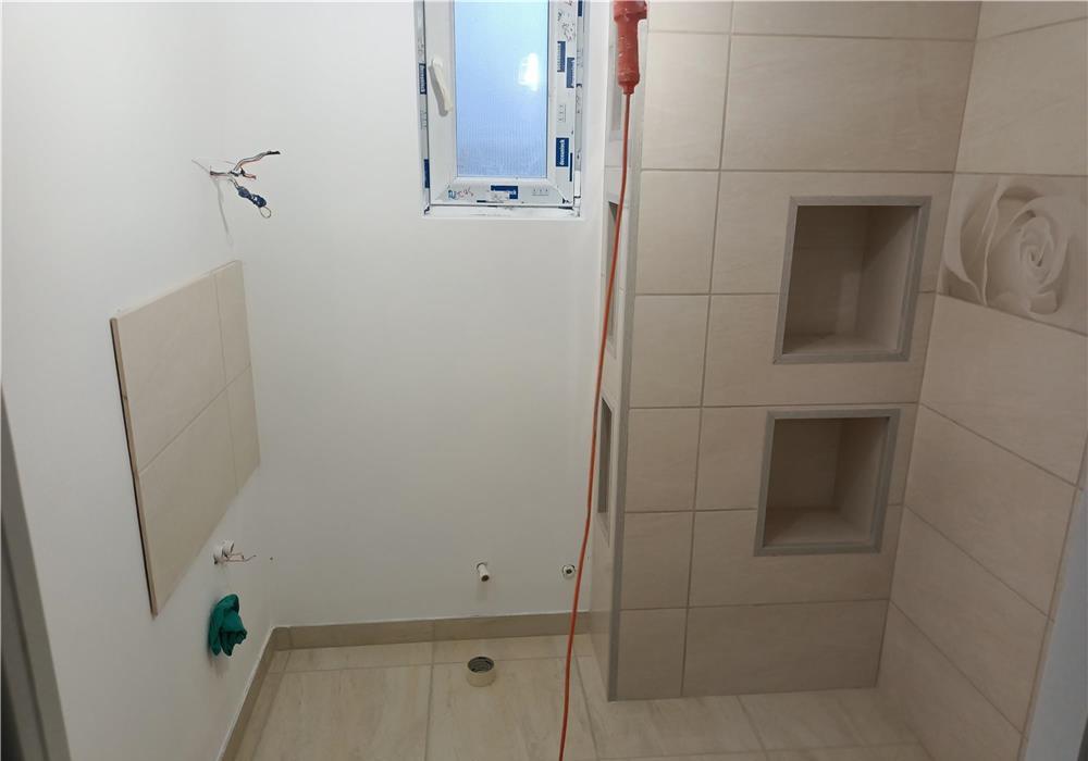 Amenajări,construcții,interioare,izolație,gresie,parchet,faianță,rigips.etc