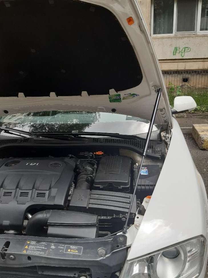 Amortizor capota Skoda Octavia 2 si Face Lift