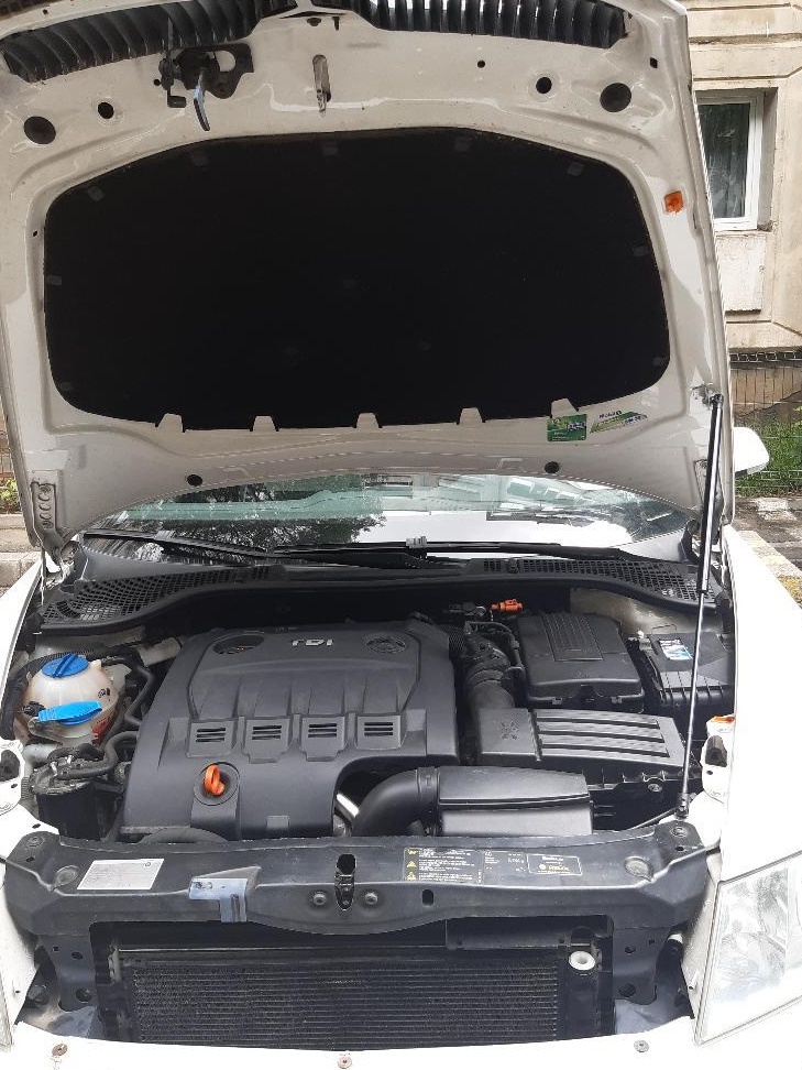 Amortizor capota Skoda Octavia 2 si Face Lift
