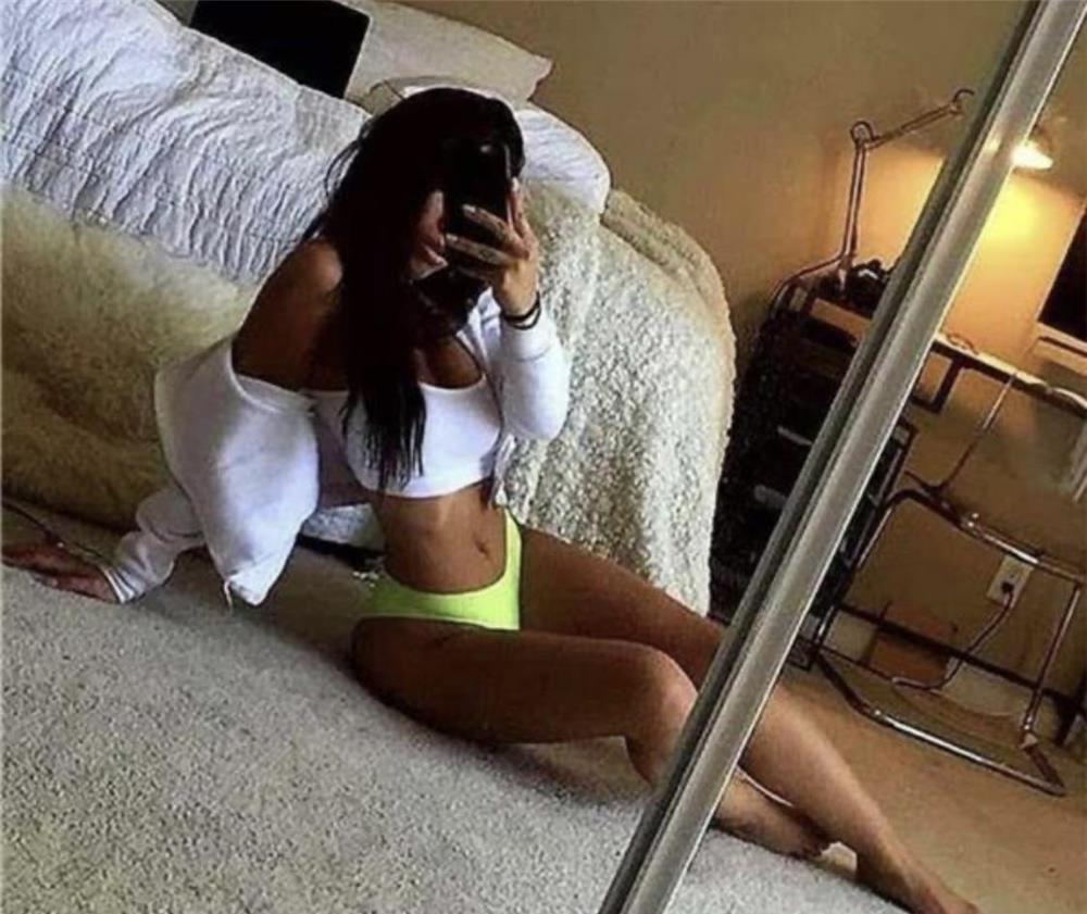 ANDREEA    fac si deplasari