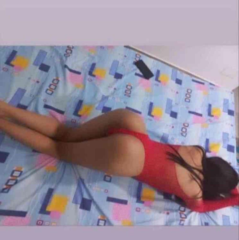 Andreea-Pozele imi apartin 100% DEPLASARI DOAR LA HOTEL