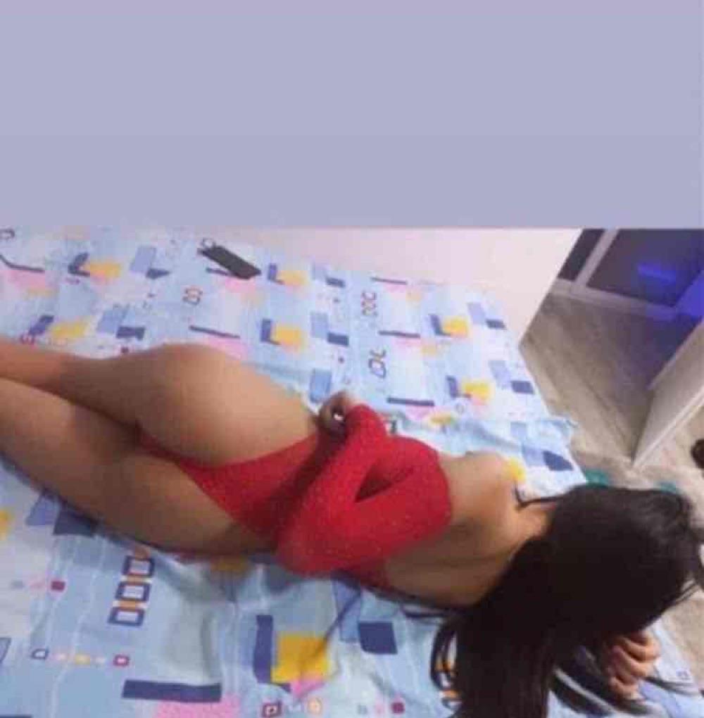 Andreea-Pozele imi apartin 100% DEPLASARI DOAR LA HOTEL