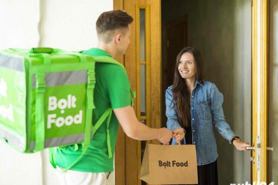 Angajam livratori bolt food!