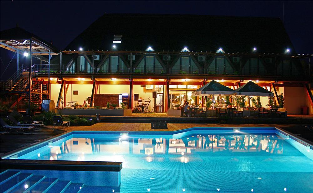 Angajam personal - Pensiunea -Restaurant "Casa cu stuf" Olimp - Neptun