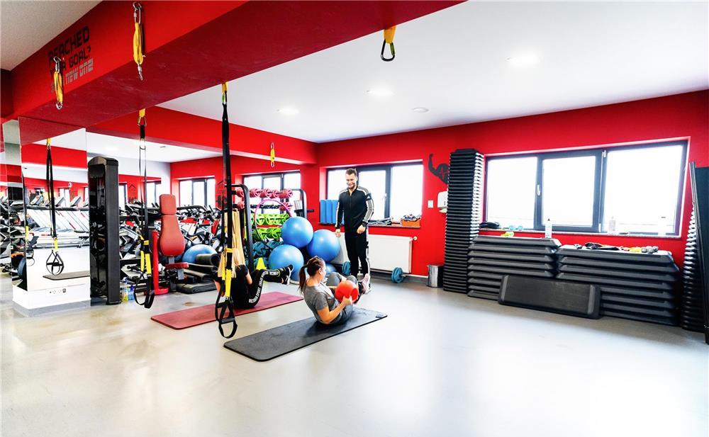 Angajam personal receptie sala fitness