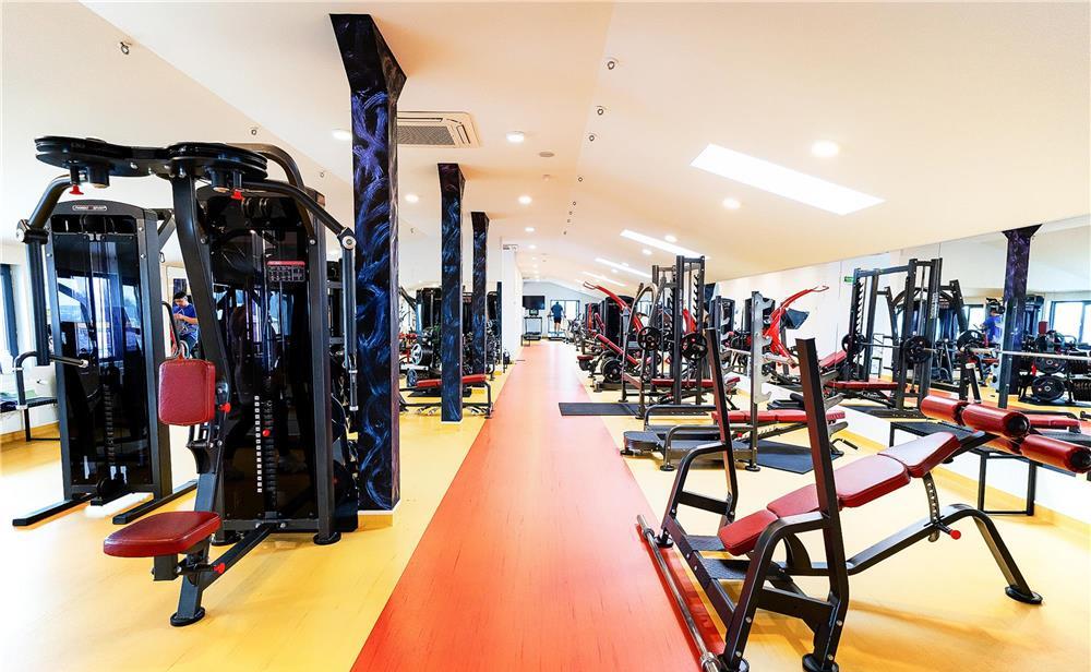 Angajam personal receptie sala fitness