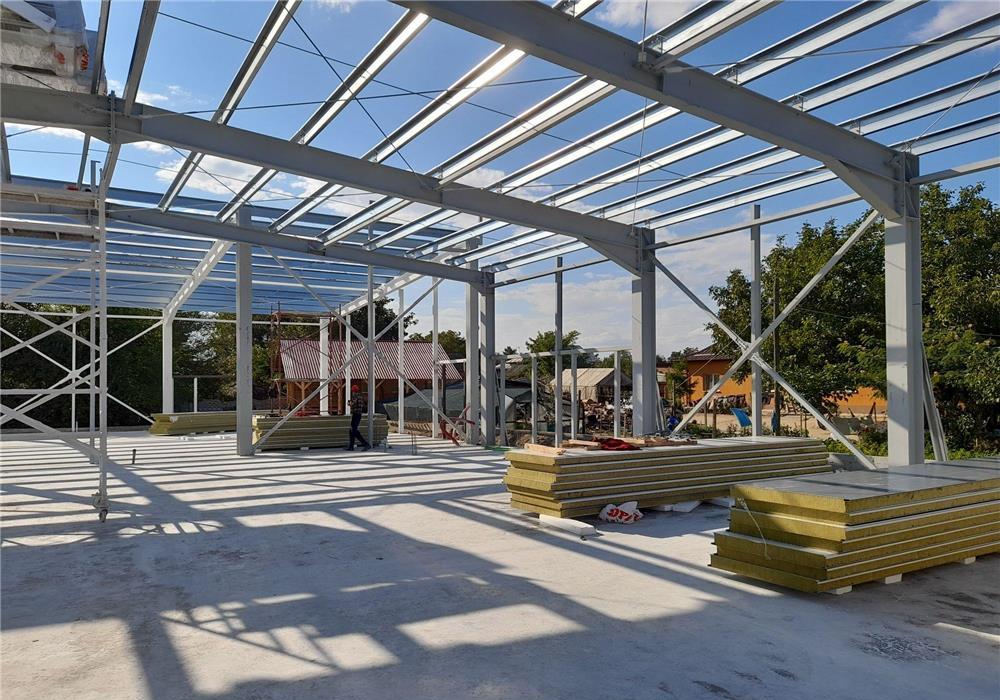 Angajez meseriasi case structură metalica
