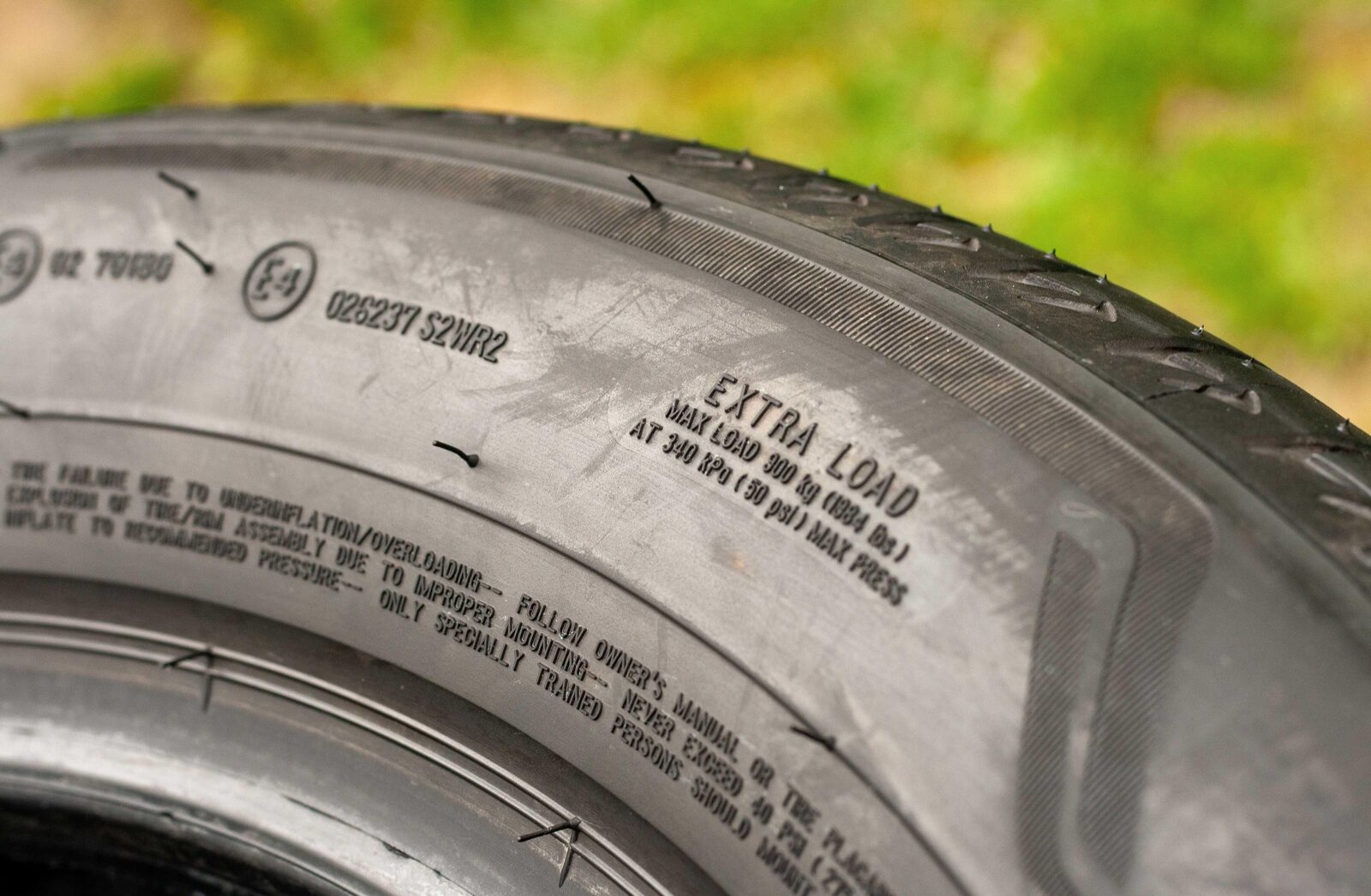 Anvelope Bridgestone Alenza 001 225/60 R18 104W