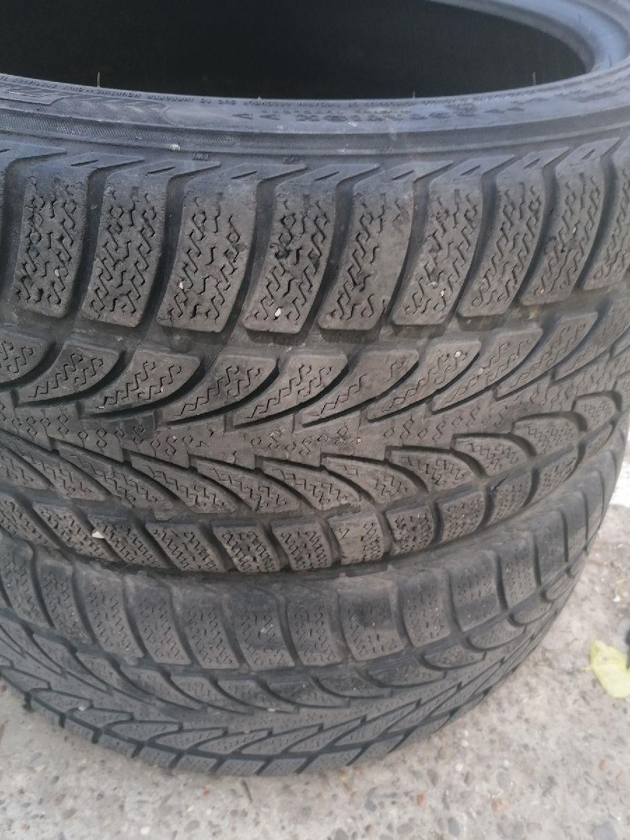 Anvelope de iarna Nokian 225 45 17