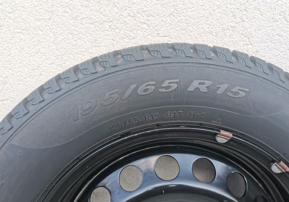Anvelope iarna Pirelli + jante tabla originale 15" VW Golf 6