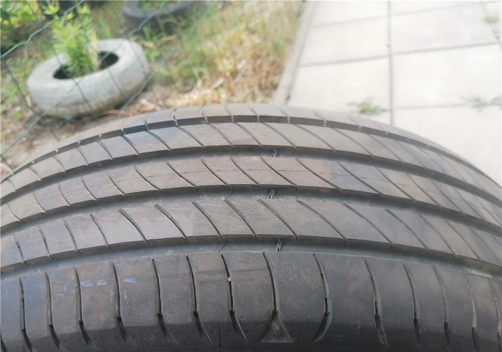 Anvelope michelin R17 215 65