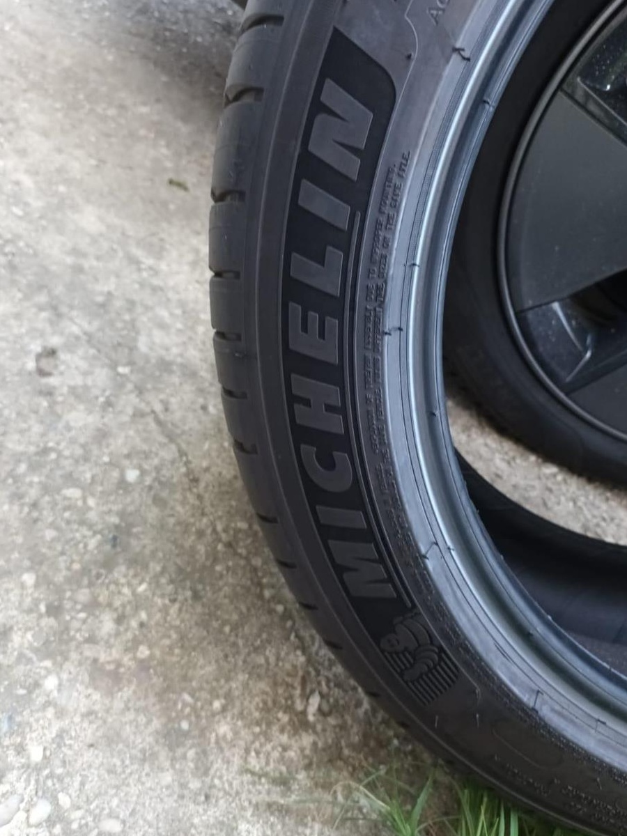Anvelope Tesla model 3