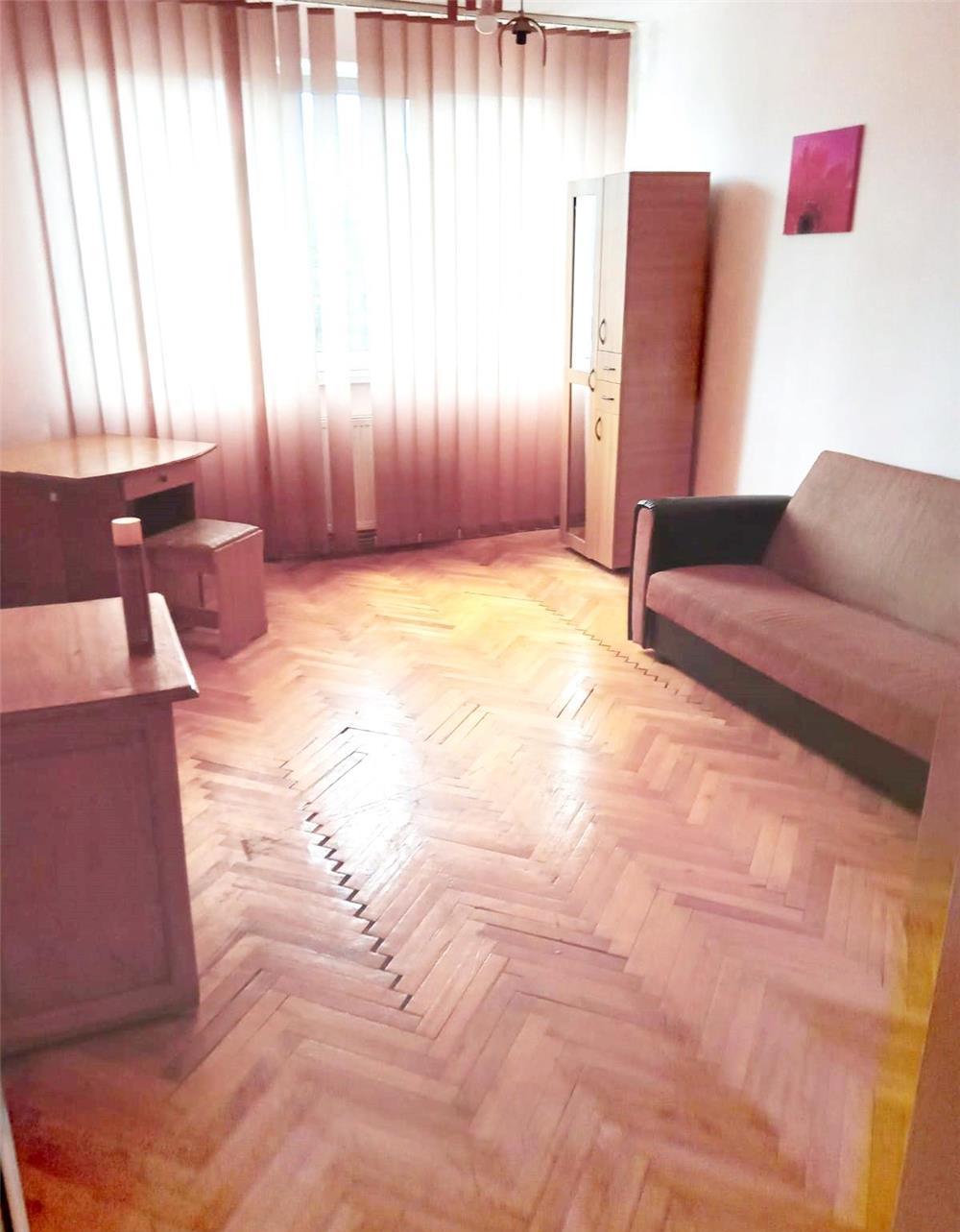 Ap. 2 cam. Dec. Podu Ros, Et.1, cu CT, mobilat/utilat