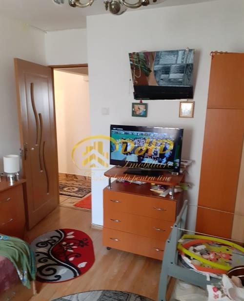 Ap 2 camere decomandat, spatios, etaj intermediar, CT, balcon, Tomesti