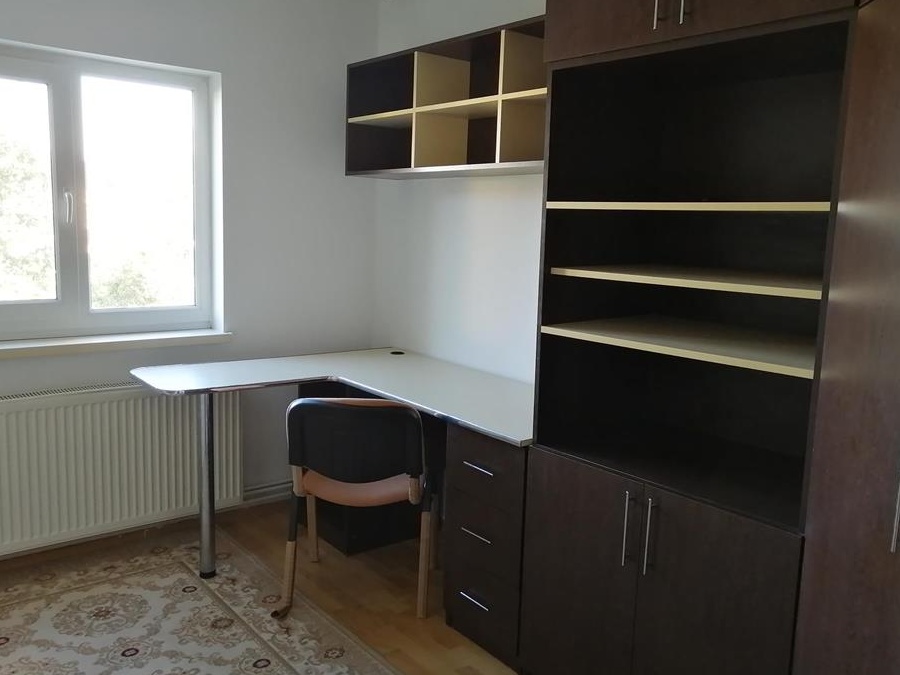 Ap. 3 cam decomandat, 2 bai, cu centrala termica Zona Girocului
