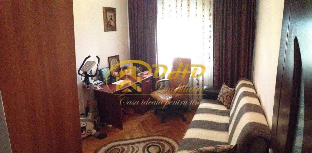 Ap 3 camere, 2 AC, CT, 2 balcoane, fara risc zona - Independentei