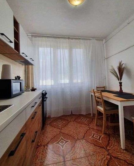 Ap 3 camere Dr Taberei metrou Romancierilor complet renovat mobilat