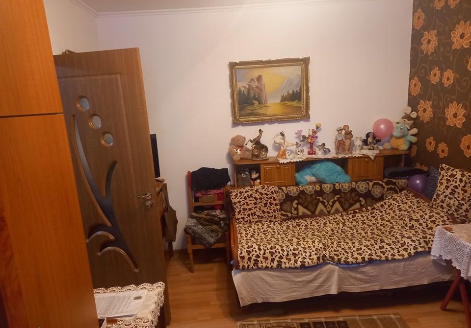 Ap o camera Darmanesi parter inalt 35mp balcon centrala bloc apartamente, dec termopant sau schimb