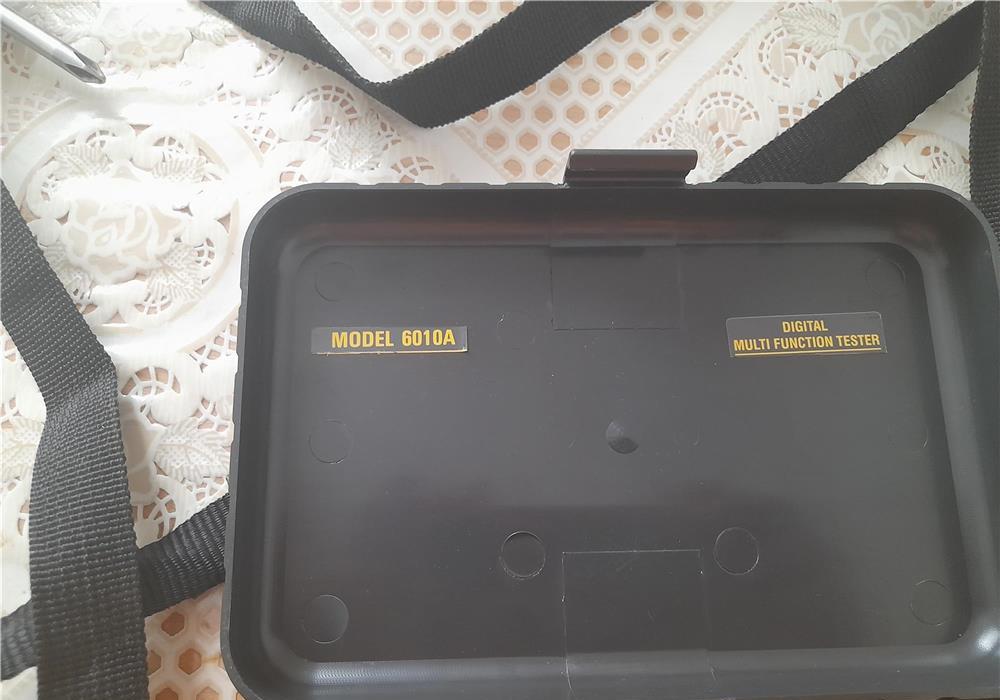 Aparat de masurat izolați și testare ptr prize