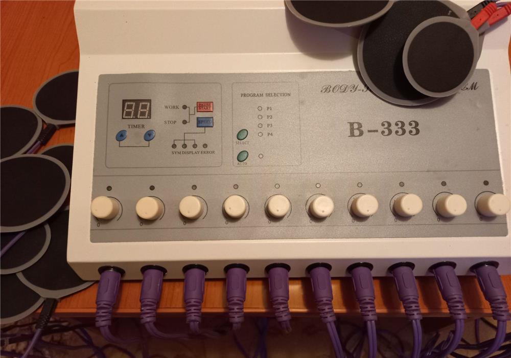 Aparat electrostimulare profesional pentru remodelare corporală cu 20 electrozi 750 lei Lei