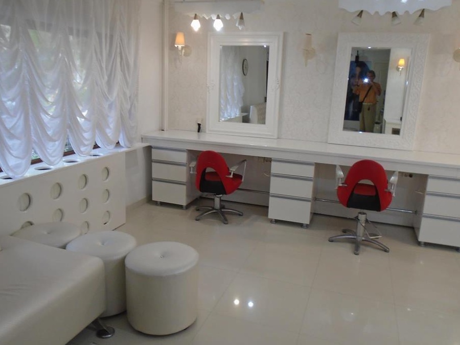 apartamenr sptiu salon de infrumusetare targoviste judet dambovita