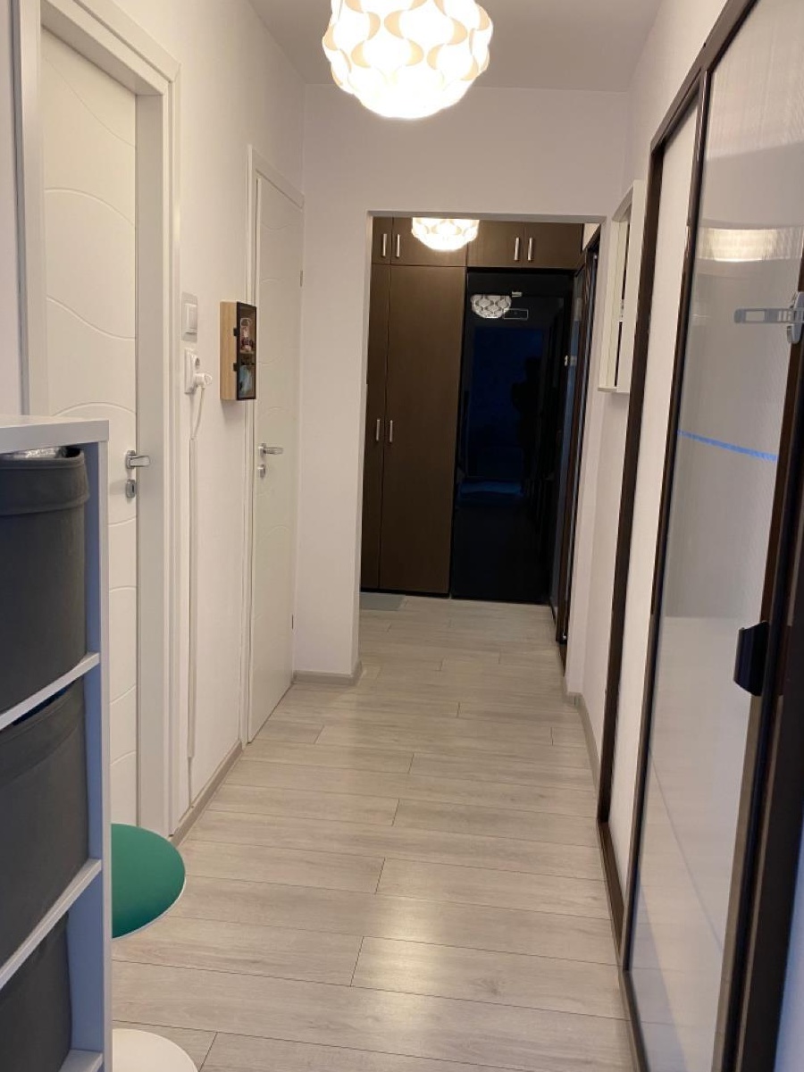 Apartament 2 cam - Zona Titan - Circa 13 Politie