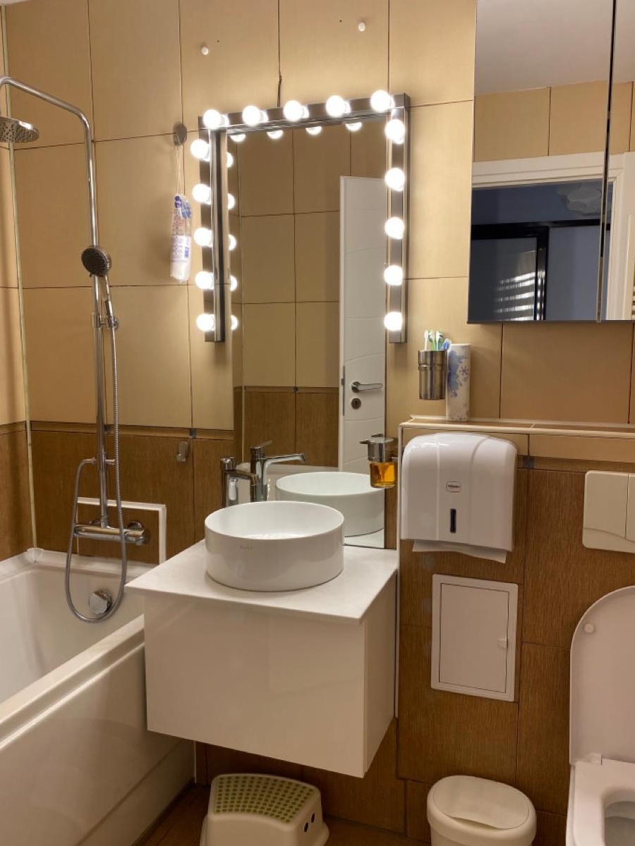 Apartament 2 cam - Zona Titan - Circa 13 Politie