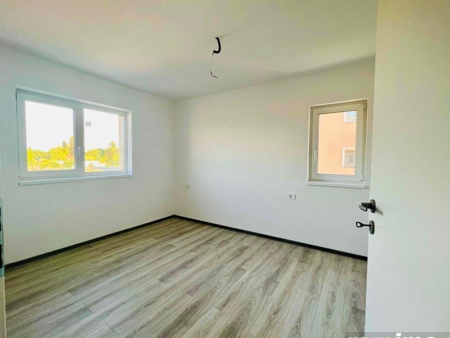 Apartament 2 camere, Calea Aradului, loc parcare inclus PROPRIETAR