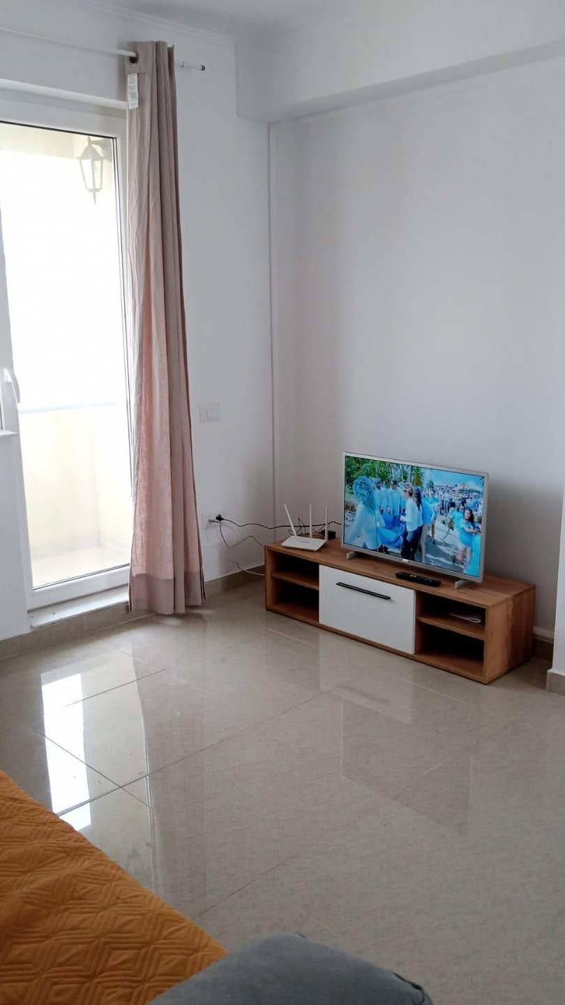 Apartament 2 camere, centrala pe gaz intre anda si km 4-5
