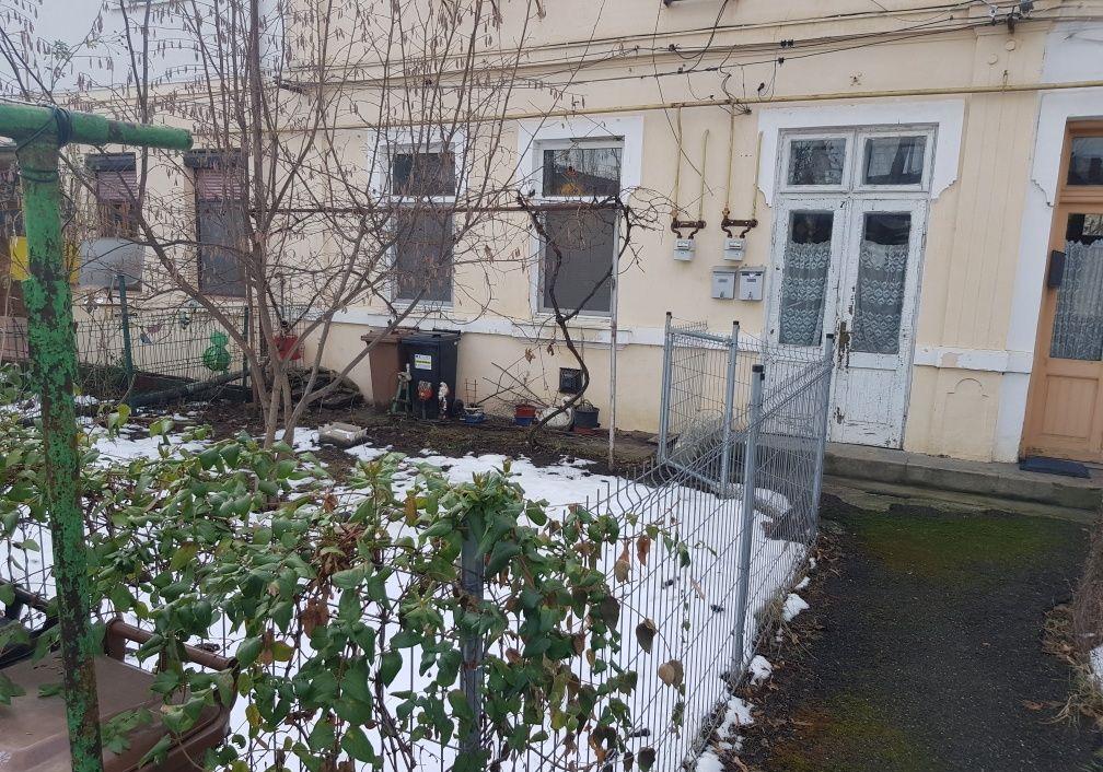 Apartament 2 camere, cu beci si gradina