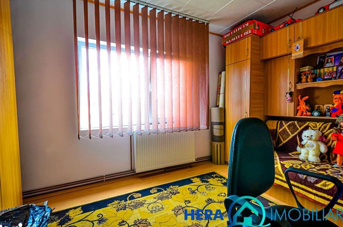 Apartament 2 camere cu centrala Zona Micalaca