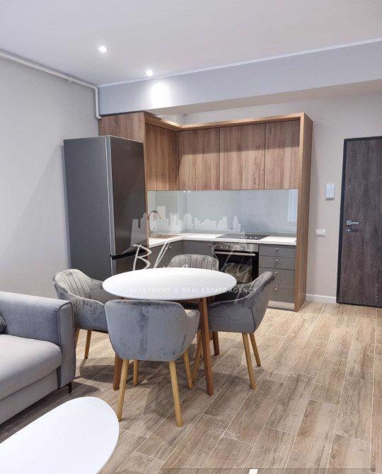 Apartament 2 camere cu vedere laterala la mare