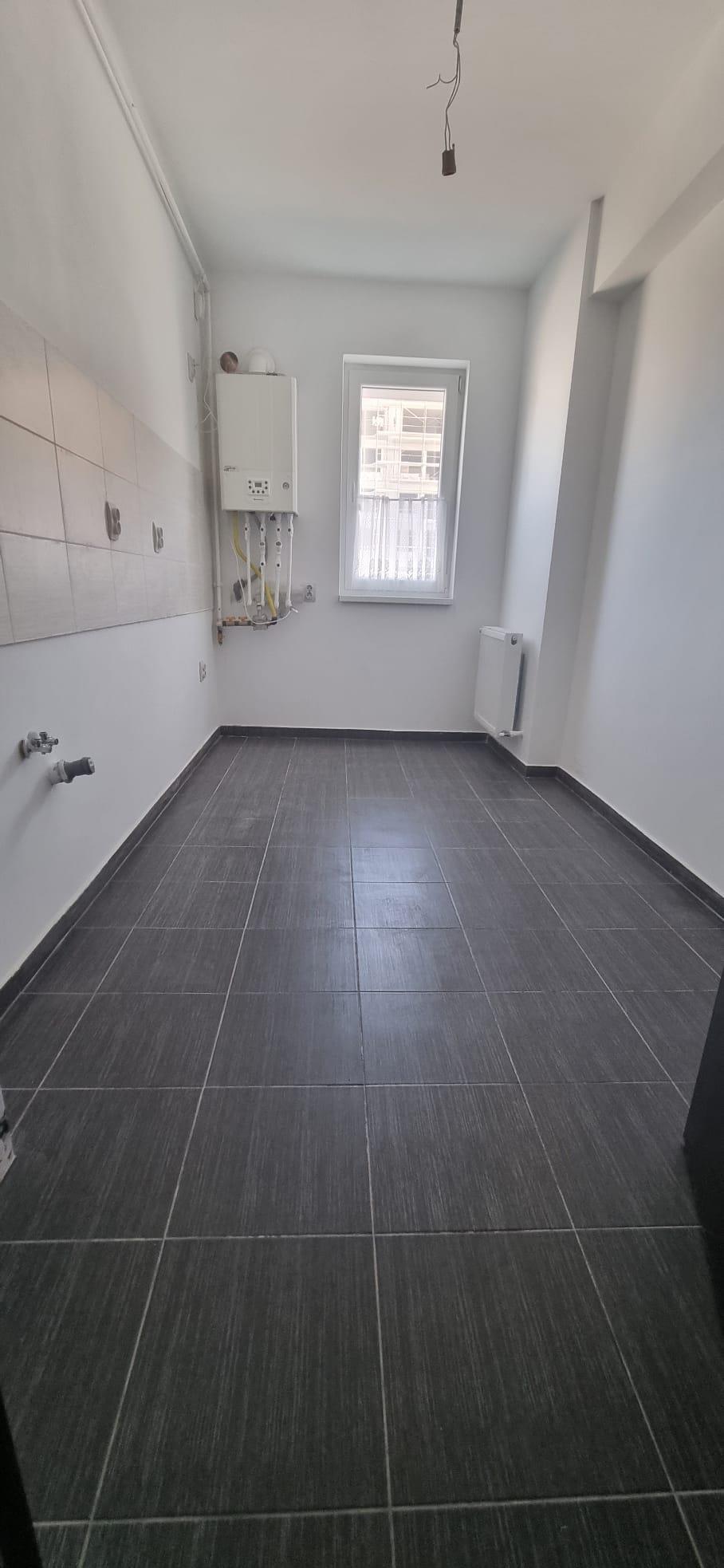 Apartament 2 camere decomandat, la 2 minute de statia de Metrou Berceni, mutare rapida