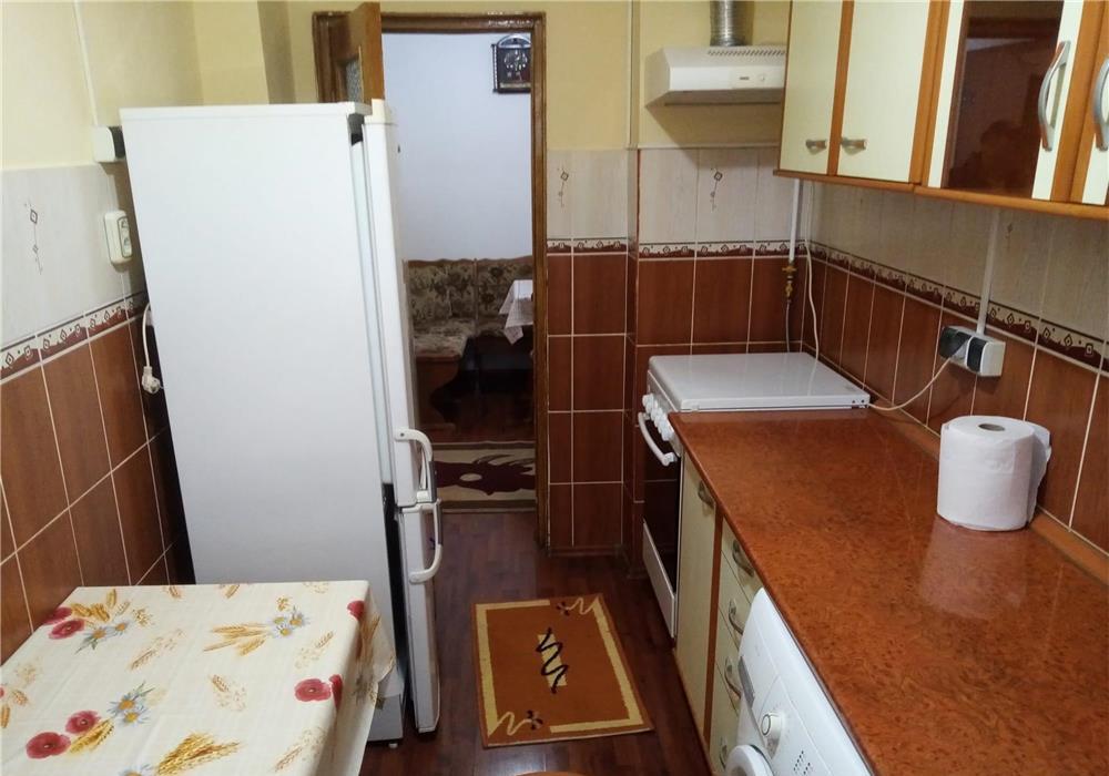 Apartament 2 camere decomandat,Deva-piața centrală