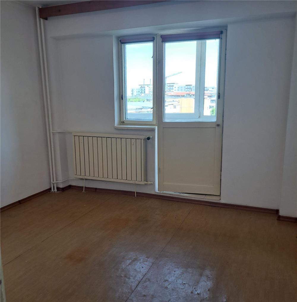 Apartament 2 camere decomandate, Rovine, zona Posta-Parculet
