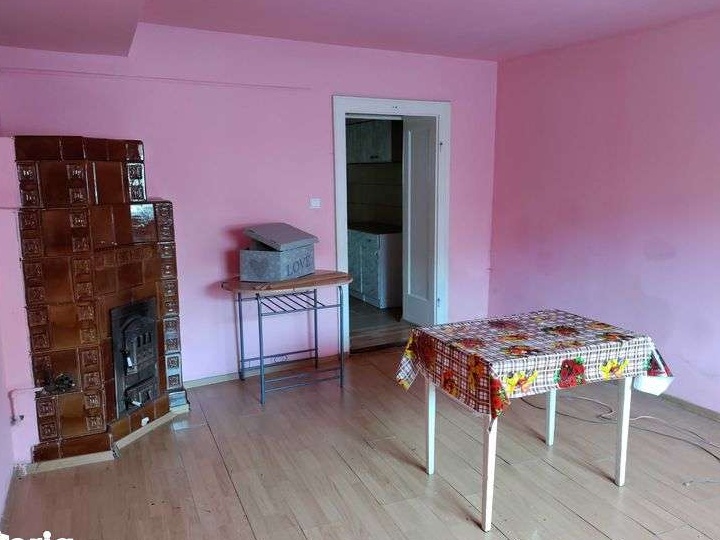 Apartament 2 camere, demisol inalt, cu CF, in centru