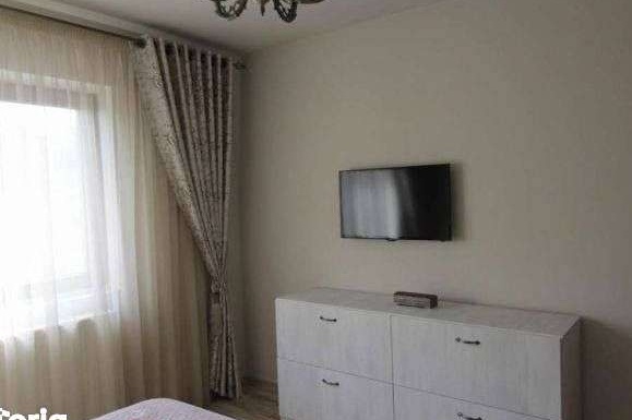 Apartament 2 camere, etaj 1/2, an 2013 la Doamna Ghica