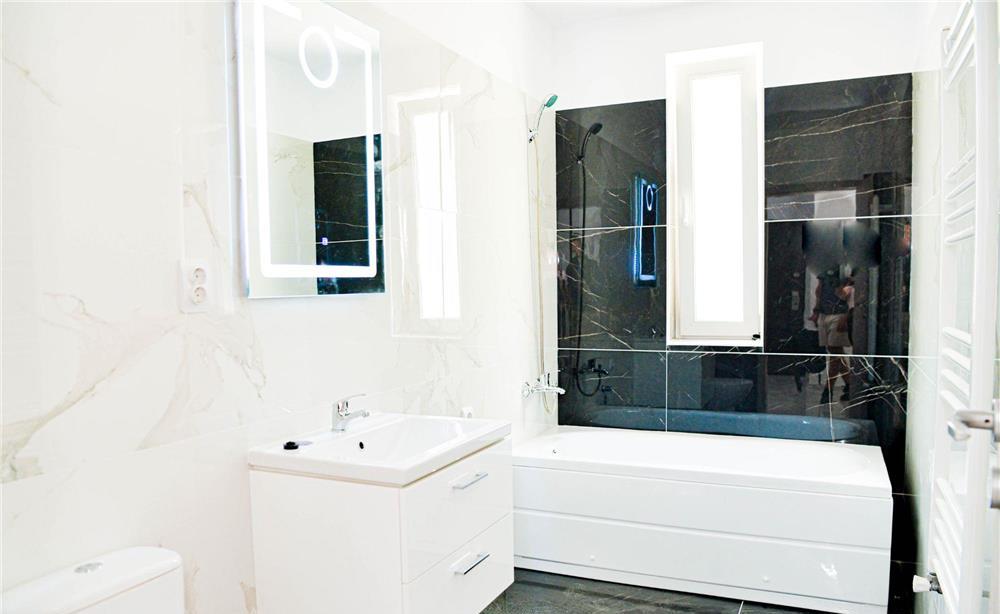 APARTAMENT 2 CAMERE LA CHEIE, BLOC NOU