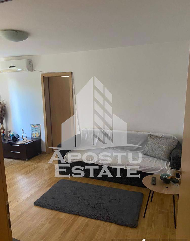 Apartament 2 camere, Semidecomandat, in zona Complex Studentesc