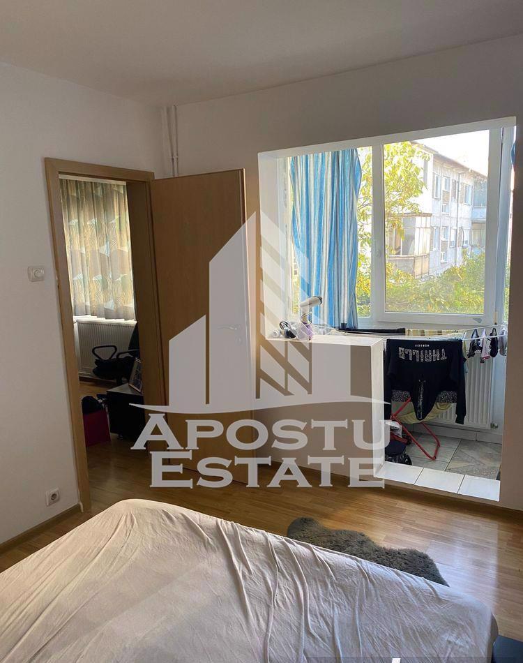 Apartament 2 camere, Semidecomandat, in zona Complex Studentesc