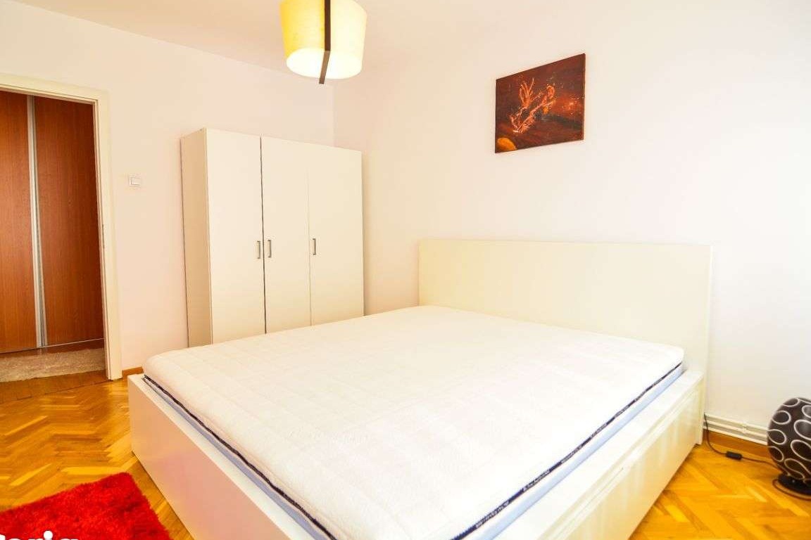Apartament 2 camere si balcon - mobilat si utilat - zona M.Viteazul