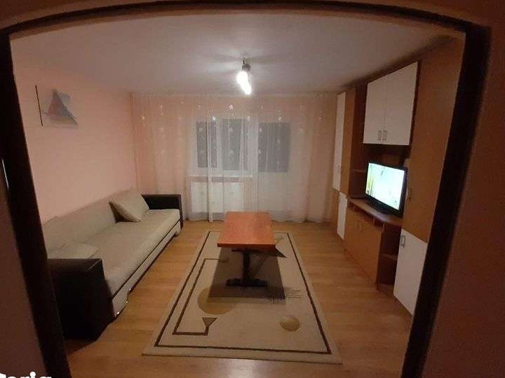 Apartament 2 camere transformat în 3 camere