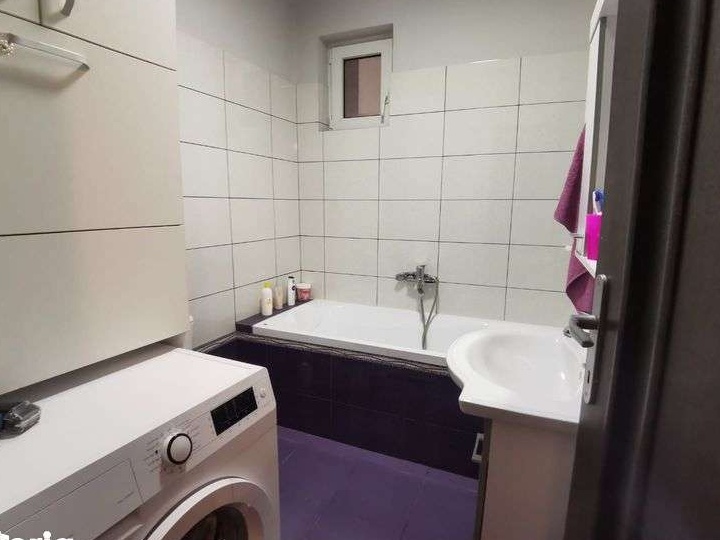 Apartament 2 camere, Voluntari