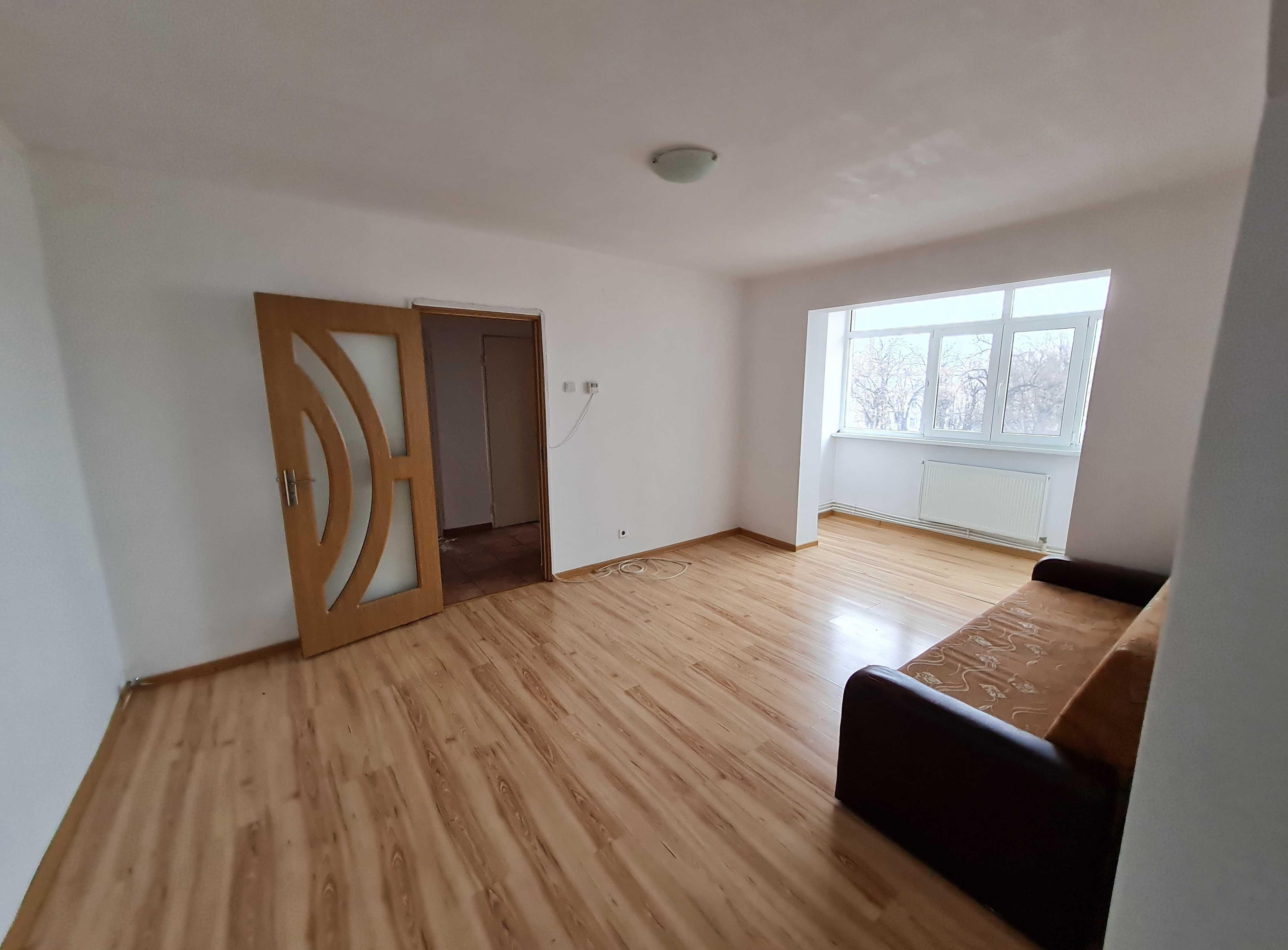 Apartament - 2 camere, zona Carrefour Botosani
