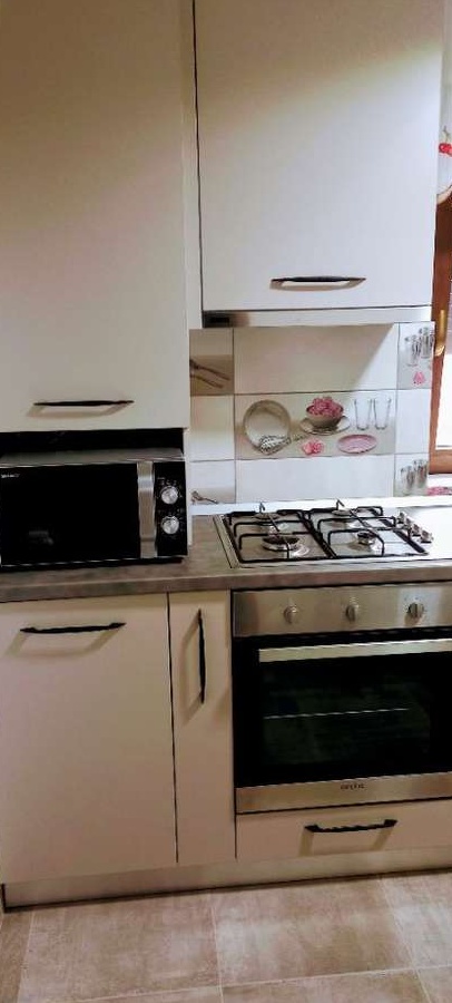 Apartament 2 camere,decomandat complet utilat și mobilat .