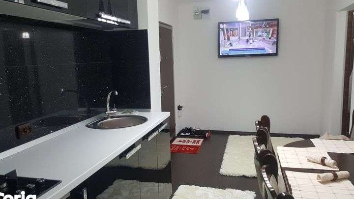 Apartament 2 camere,decomandat etajul 2