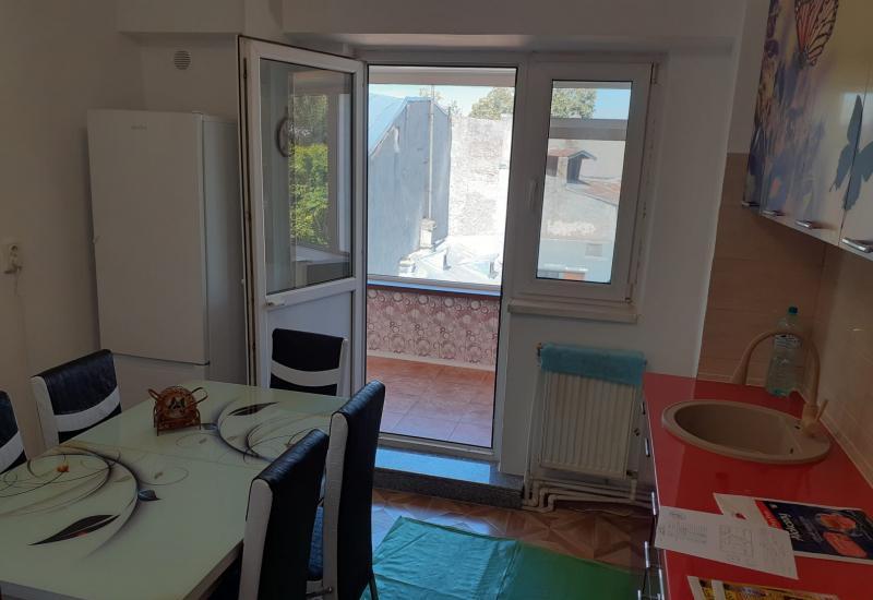 apartament 2 camere,zona Centrala,etaj 1,id 14649 ,