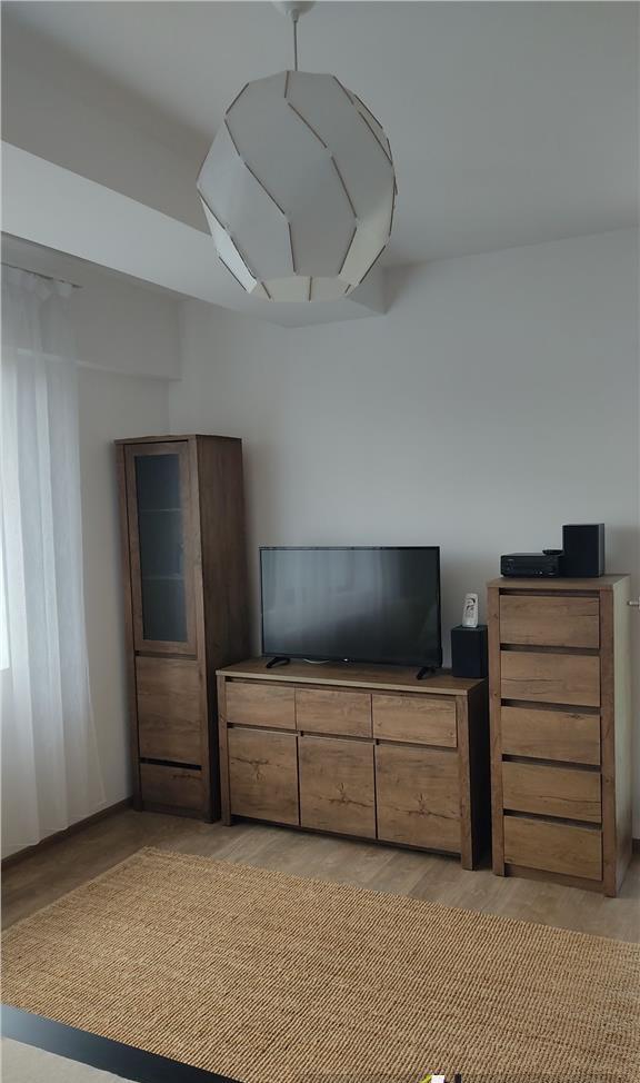 Apartament 2camere de vanzare in zona Pacii