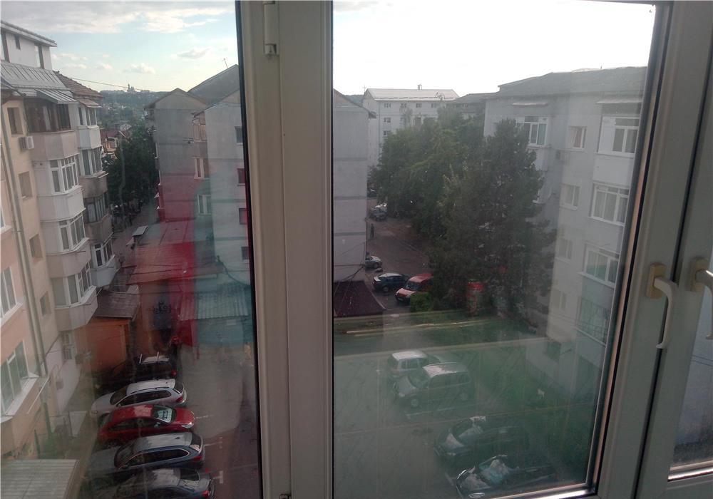 Apartament 3 cam 79mp, decomandat, zona centrala Burdujeni